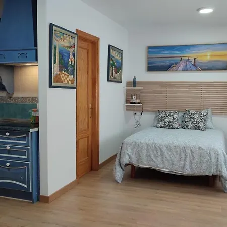 Carihuela Playa 1 Апартаменты *